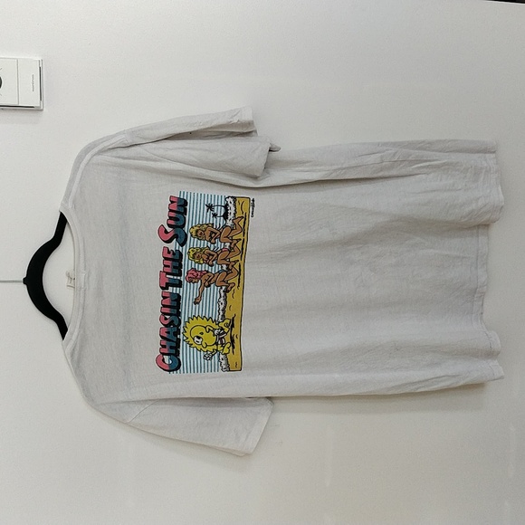 Medium TCSS white T-shirt, Chasin The Sun design. - Picture 2 of 4